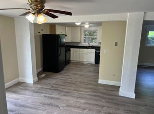 82 High St APT 2, Stratham, NH 03885