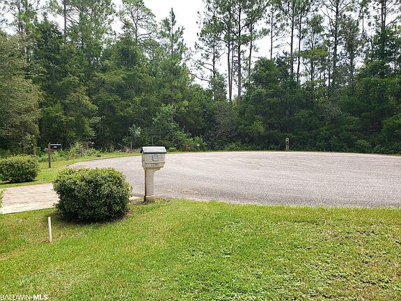 3rd image of 33387 Juniper Rd
