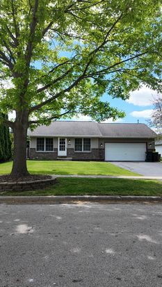 403 Forest View Dr, Genoa, IL 60135