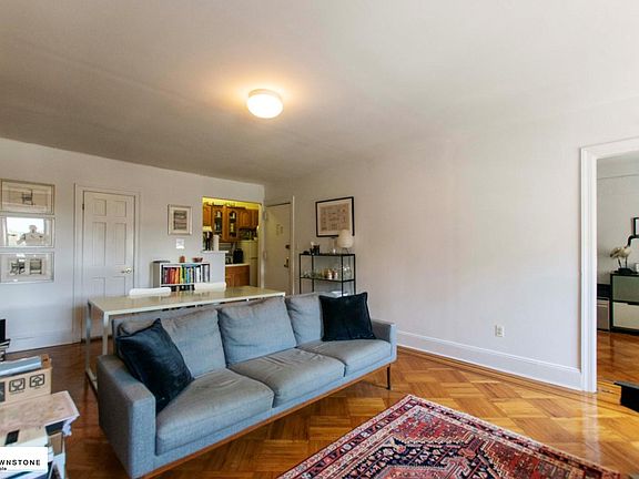 2nd image of 226 Henry St APT 5B