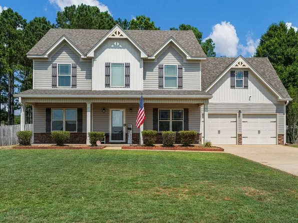 28 Justice Dr, Fort Mitchell, AL 36856