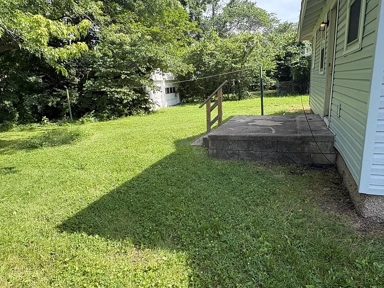 2054 N Rogers Ave — Photo 10