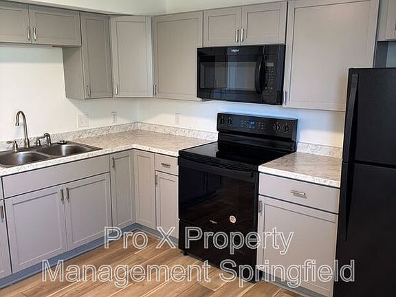 4th image of 615 E Bain St