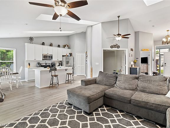 4th image of 1110 NE 10th Ln