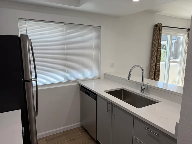 1507 S Raitt St #91 — Photo 4