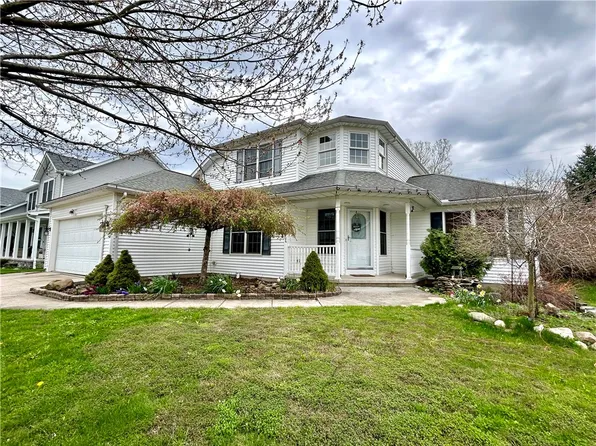 5947 Heritage Dr, Erie, PA 16509