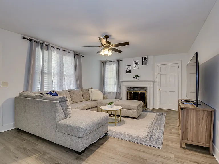 714 Hickman Rd — Photo 6