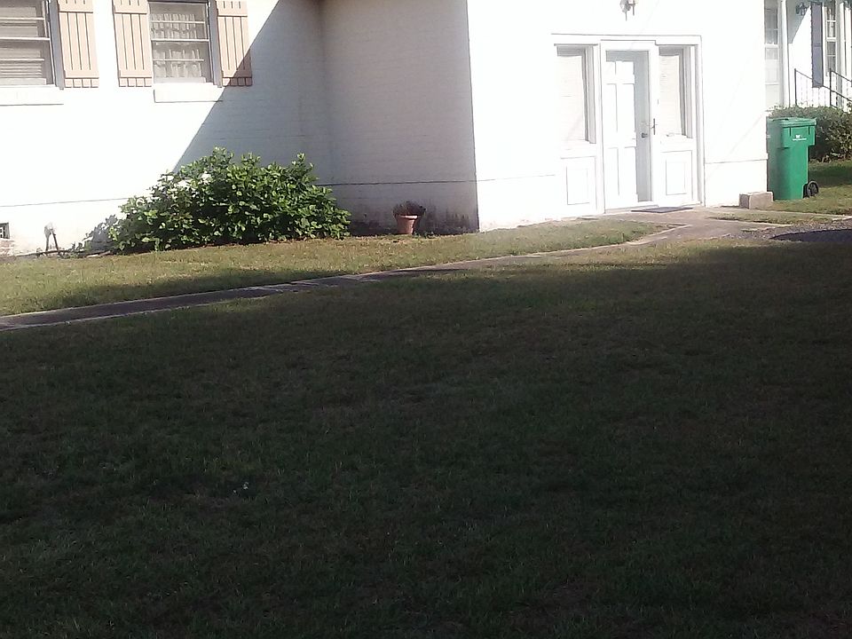 2nd image of 410 Thames St