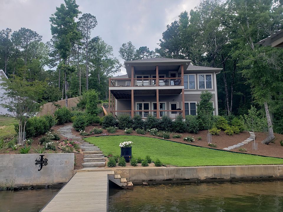 1st image of 831 Smith Mountain Dr