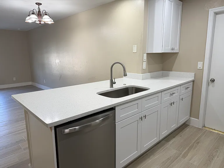 4327 SW 7th Pl #4327 — Photo 4