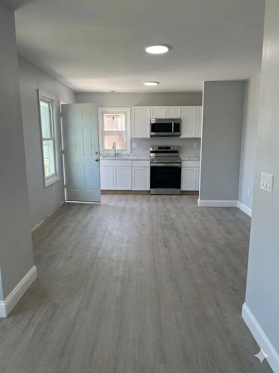 Building Photo - 13 Burnside Ave #15