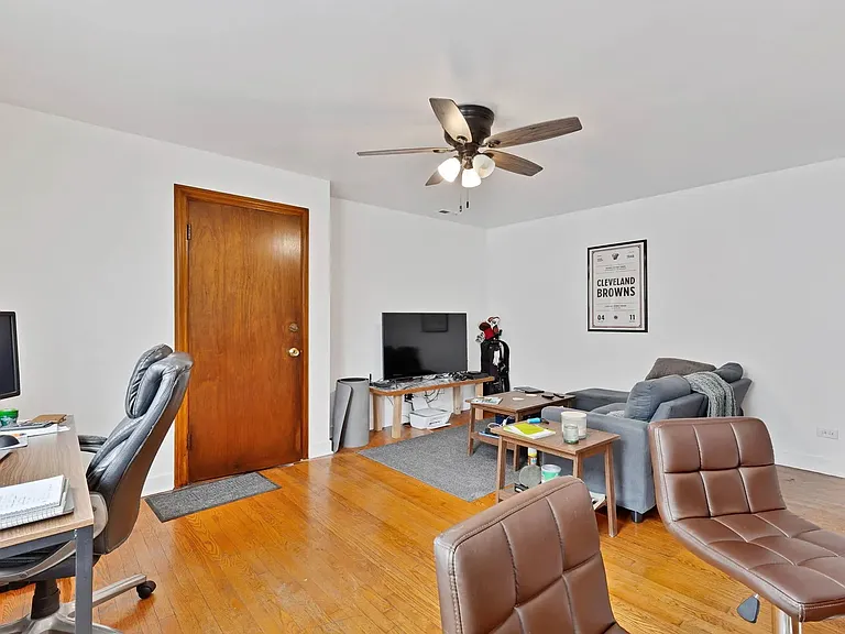 1746 W School St #2E — Photo 5