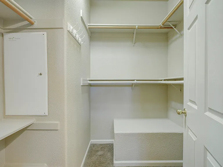 2050 Sierra View Cir #2-1 — Photo 10
