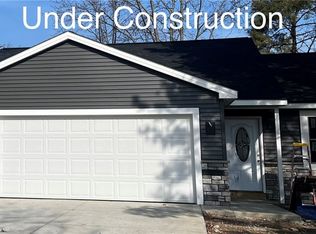 368 Quarter Horse Ln, Lagrange, OH