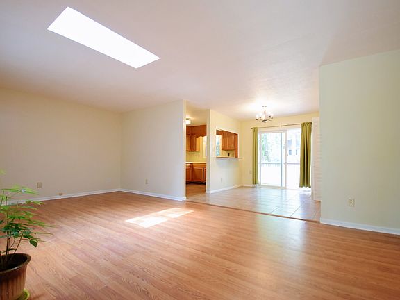5th image of 711 Niven Ave