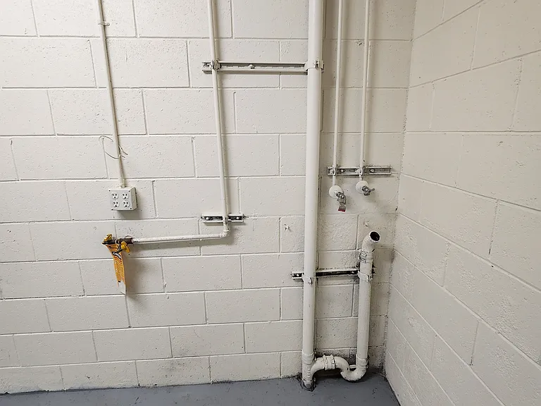 420 Riverdale Dr #11 — Photo 32