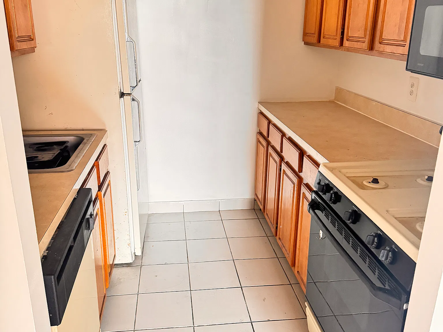 Studio, 560 sqft, $2,150 — Photo 3