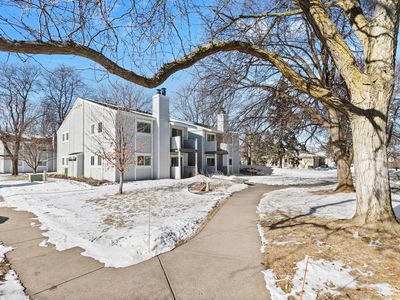 1736 Pleasant St APT H, Lauderdale, MN, 55113