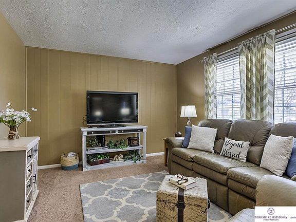 5th image of 3008 S 137th St