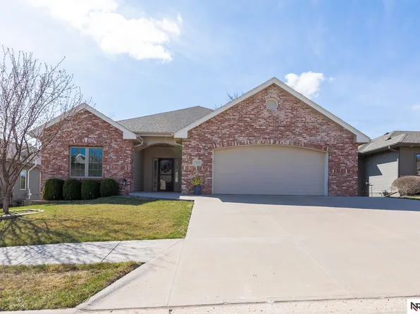 1416 S 190th Plz, Omaha, NE 68130