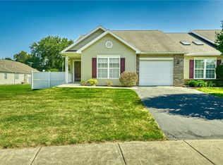 200 Rayfield Cir, Webster, NY 14580