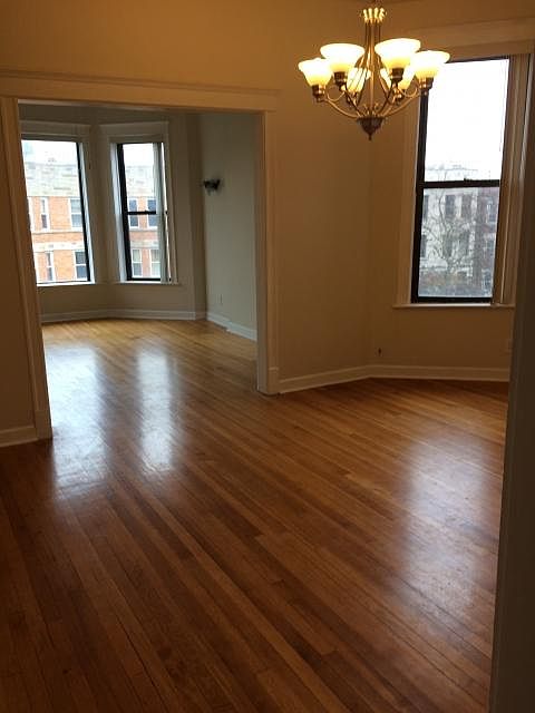 1st image of 4026 N Kenmore Ave APT 3
