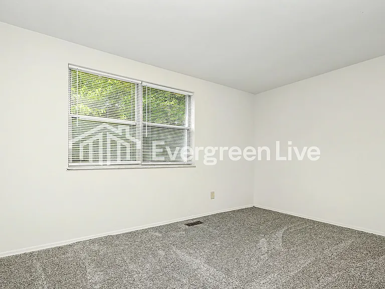 7751 Mount Hood Dr — Photo 9