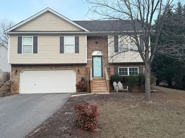 2421 Deerfield Ct SE, Roanoke, VA 24014