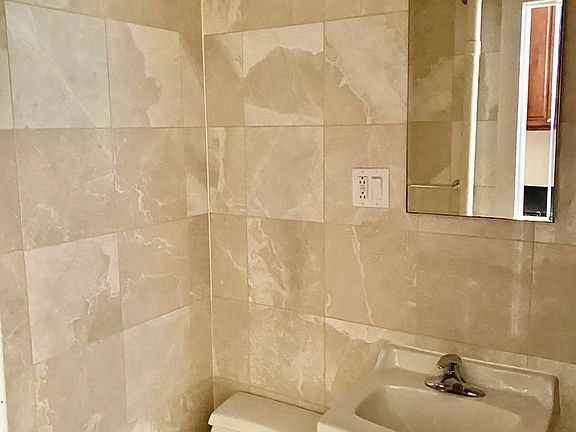 5th image of 141 W 80th St #5E