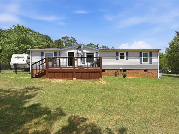 180 B Austin Dr, Eden, NC 27288
