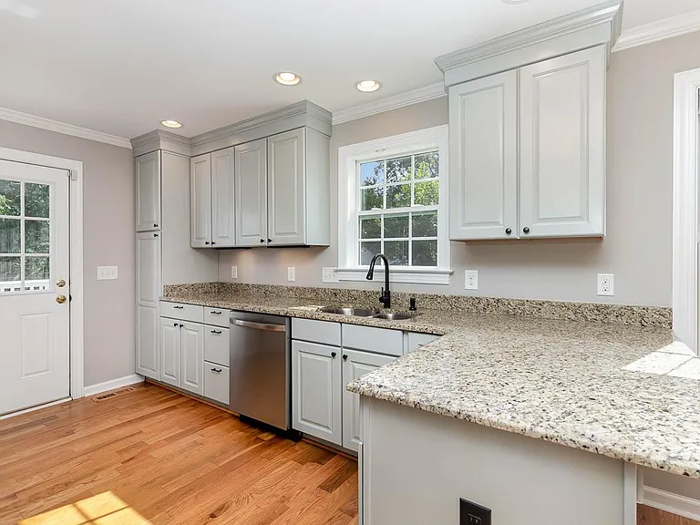 605 Brighton Rd — Photo 8