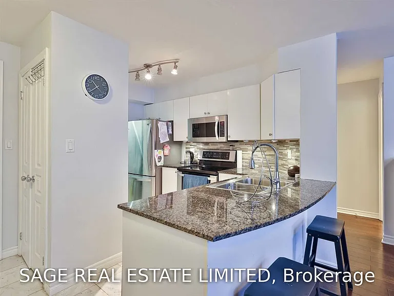 801 Bay St #1101 — Photo 11