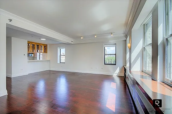 Rented by R New York | media 30