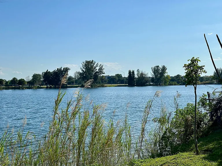 960 Crystal Lake Dr #212C — Photo 1