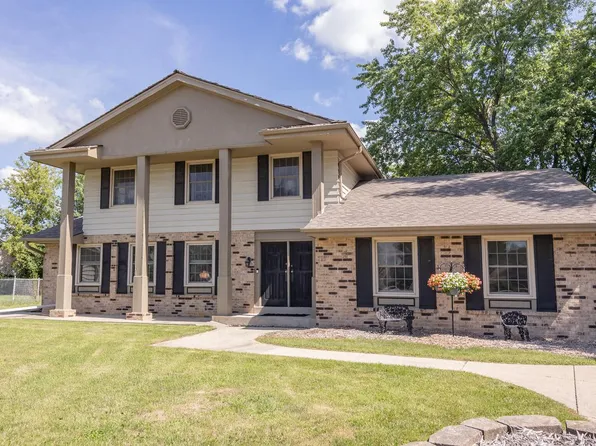 12430 W Burdick COURT, New Berlin, WI 53151