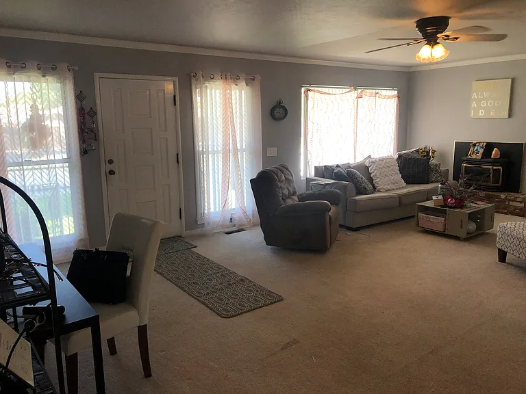 536 Eureka Ave — Photo 5