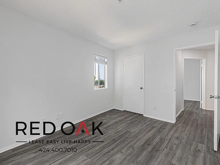 5200 Oakland St #210 — Photo 15