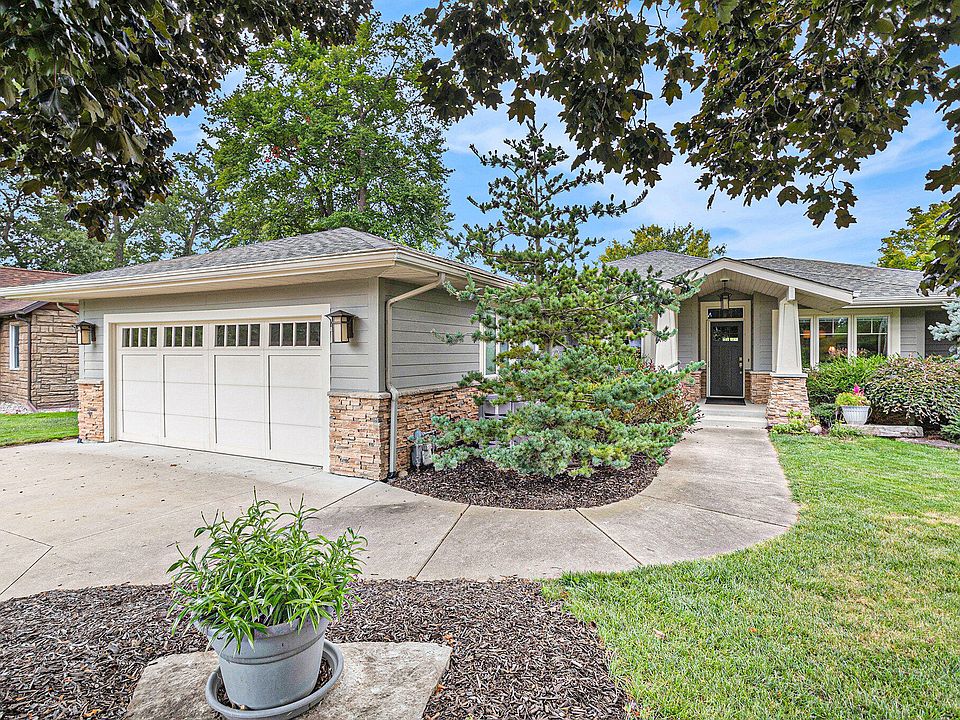 1st image of 746 Country Club Dr