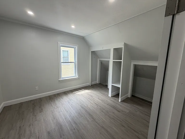 73-75 Draper Ave #75 — Photo 11