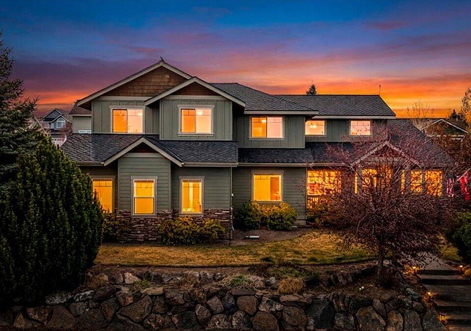 1st image of 4122 SW Salmon Pl