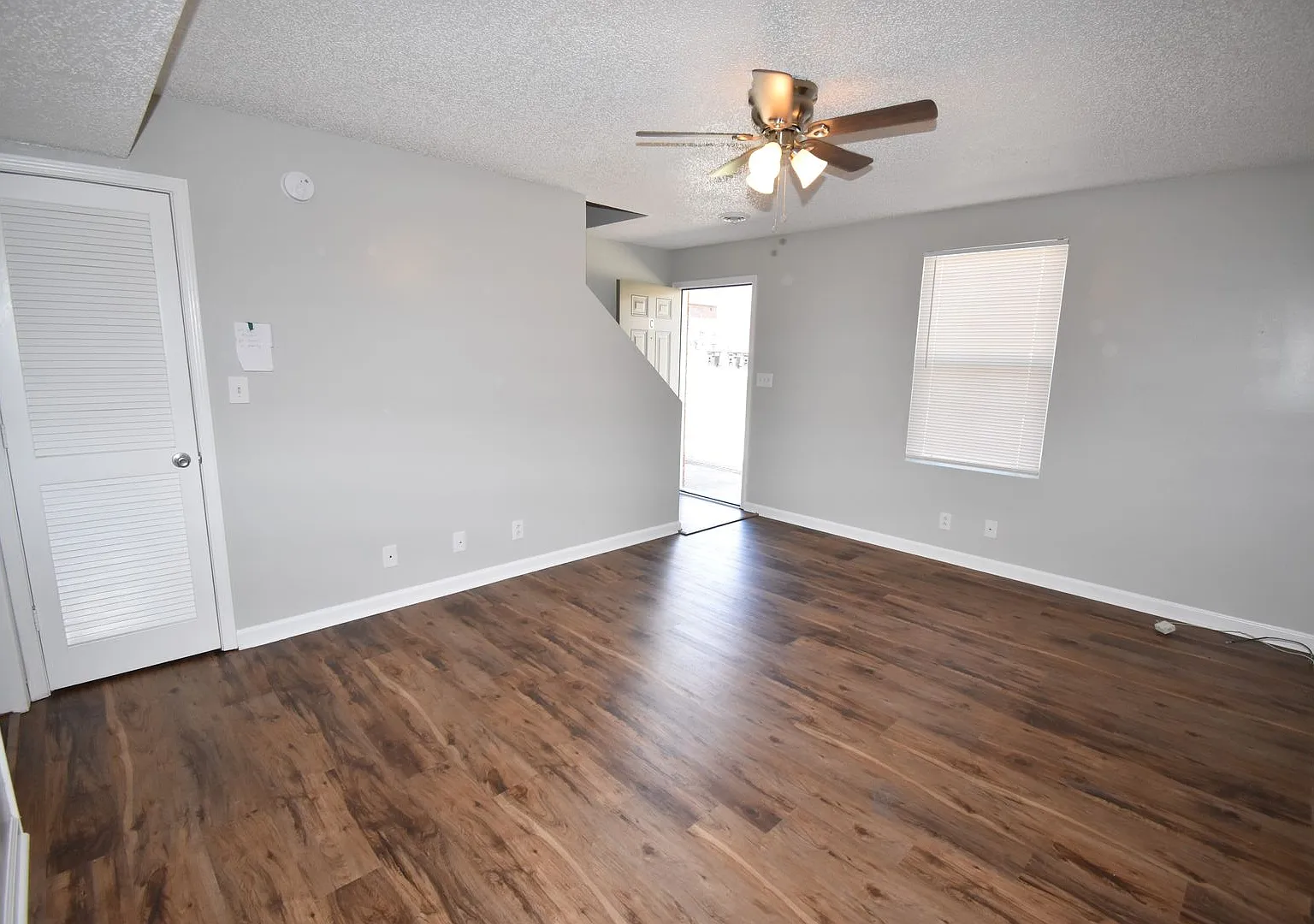 Tower Dr - 3276 — Photo 3