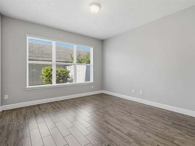 15591 Honeybell Dr — Photo 12