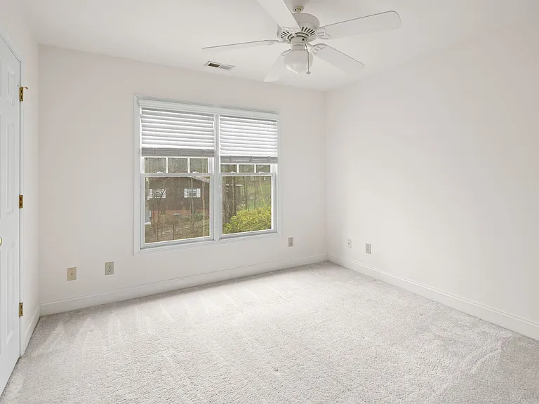 6 Winding Oak Dr — Photo 25