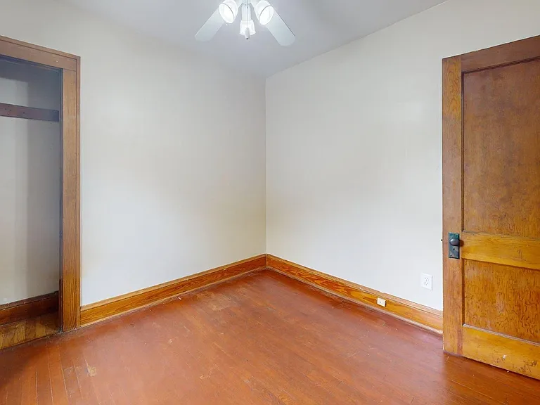 9715 Plymouth Ave — Photo 11
