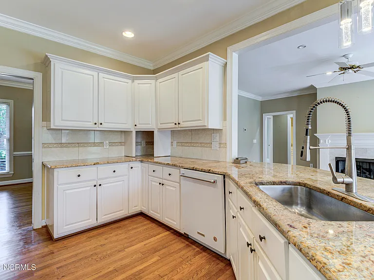 3128 Braemar Ln — Photo 3