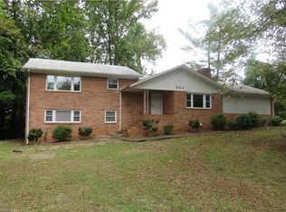 603 Manor Dr, High Point, NC 27260