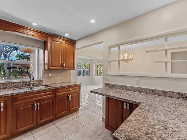 6641 NW 21st Ct, Sunrise, FL 33313