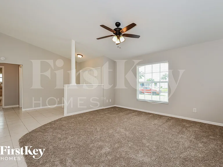 4829 SW 24th Ave — Photo 4
