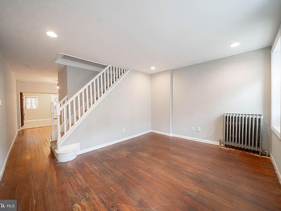 5th image of 4735 Umbria St