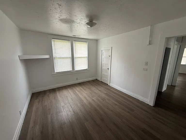 125 Clyde St — Photo 6